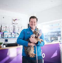 ACE Vets veterinarian with cat